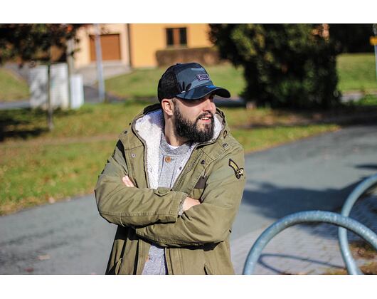 Kšiltovka New Era 9FORTY Trucker Military Flower Night Camo Snapback