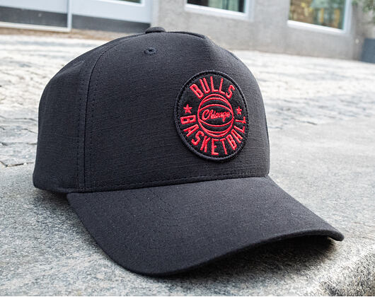 Kšiltovka Mitchell & Ness Chicago Bulls Slub Patch Snapback