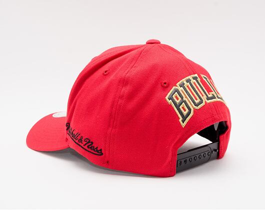 Kšiltovka Mitchell & Ness Chicago Bulls Black Bullion Snapback Red