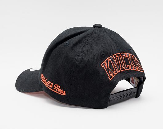 Kšiltovka Mitchell & Ness Black Vision High Crown Pinch Panel 110 Snapback New York Knicks Black