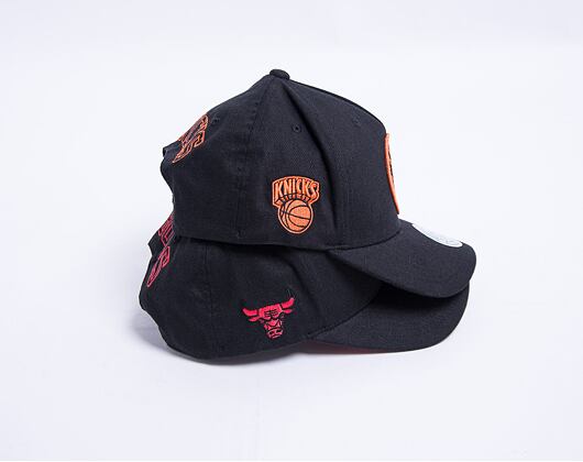 Kšiltovka Mitchell & Ness Black Vision High Crown Pinch Panel 110 Snapback New York Knicks Black