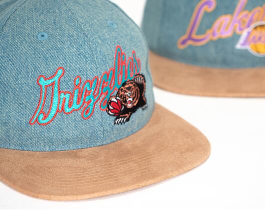 Kšiltovka Mitchell & Ness INTL853 Los Angeles Lakers Denim Script Deadstock Snapback