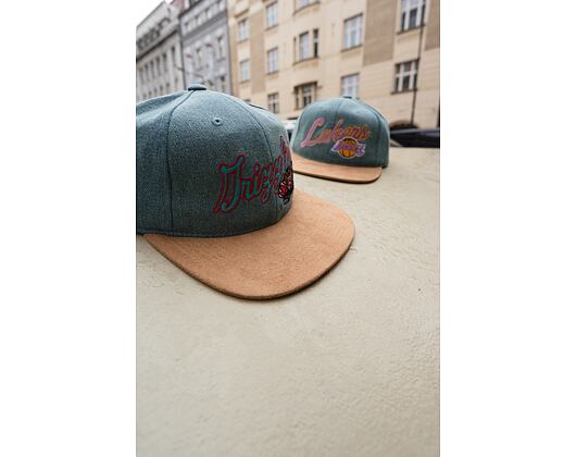 Kšiltovka Mitchell & Ness INTL853 Los Angeles Lakers Denim Script Deadstock Snapback