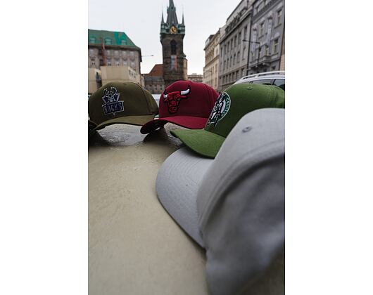 Kšiltovka Mitchell & Ness INTL840 Boston Celtics Cardinal 110 Snapback