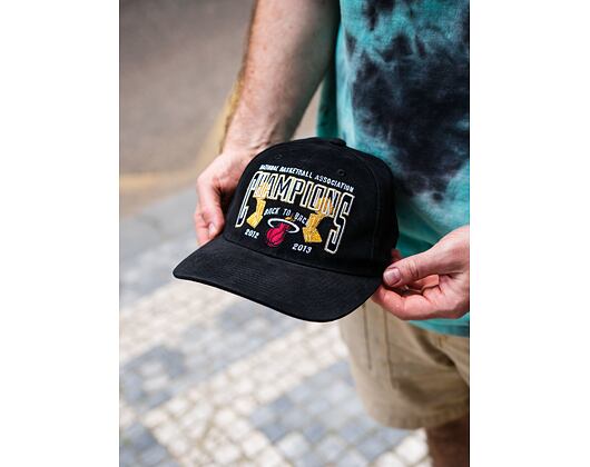 Kšiltovka Mitchell & Ness CHAMPIONS DEADSTOCK MIAMI HEAT BLACK 6MSSS21HW045-MHEBLCK