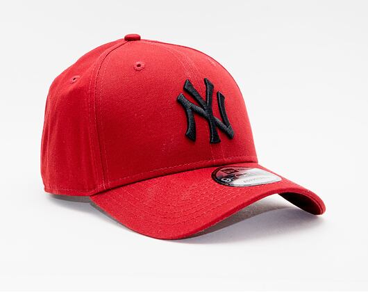 Kšiltovka New Era 9FORTY MLB League Essential New York Yankees Strapback Red