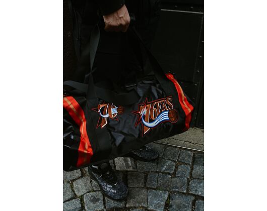 Taška Mitchell & Ness Philadelphia 76ers Satin Duffel Bag Black