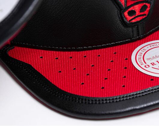 Kšiltovka Mitchell & Ness - Day One Snapback - Chicago Bulls - Black-Red