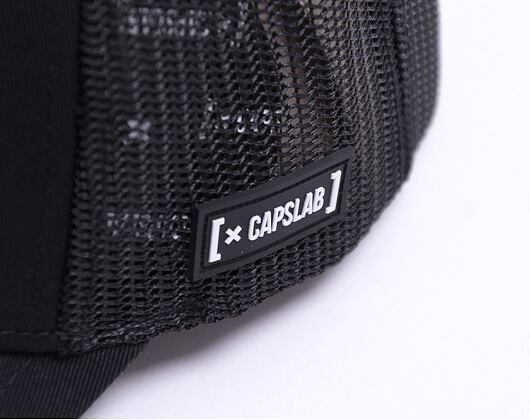 Kšiltovka Capslab DC Cmics - Batman Trucker Black & White - Black / White
