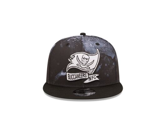 Kšiltovka New Era 9FIFTY NFL22 Sideline "Ink Dye" Tampa Bay Buccaneers Black / White