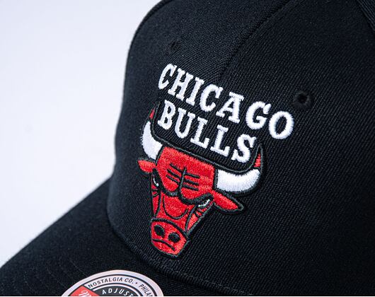 Kšiltovka Mitchell & Ness Classic Red Snapback Chicago Bulls Black