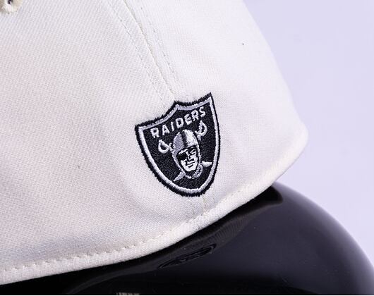 Kšiltovka New Era 39THIRTY NFL22 Sideline Las Vegas Raiders