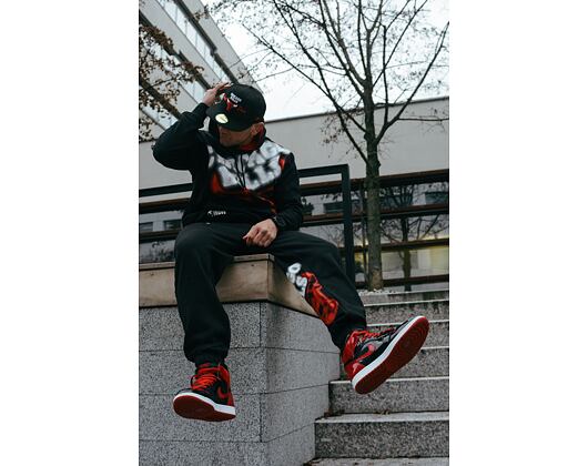 Tepláky New Era NBA Neon Logo Joggers Chicago Bulls Black/Red