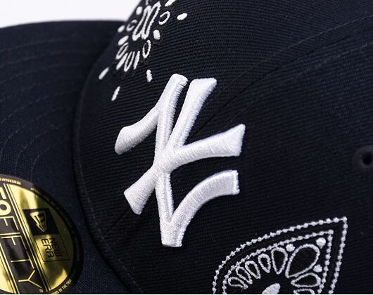 Kšiltovka New Era 59FIFTY MLB All-Over-Paisley New York Yankees Team Color / Optic White