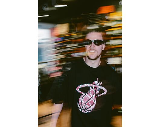 Triko New Era NBA Infill Logo Oversized Tee Miami Heat Black / Scarlet
