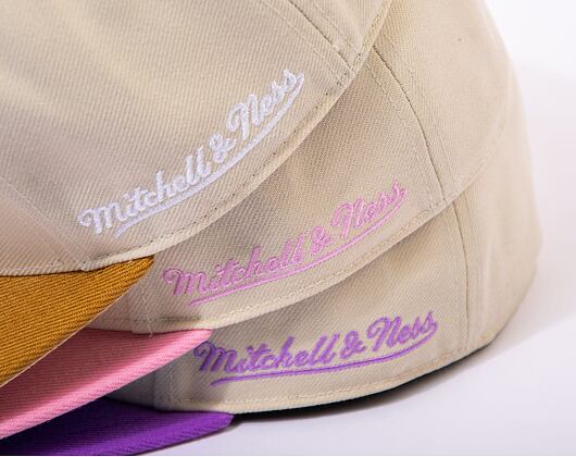 Kšiltovka Mitchell & Ness NBA Milwaukee Bucks Sandman Fitted HWC off white
