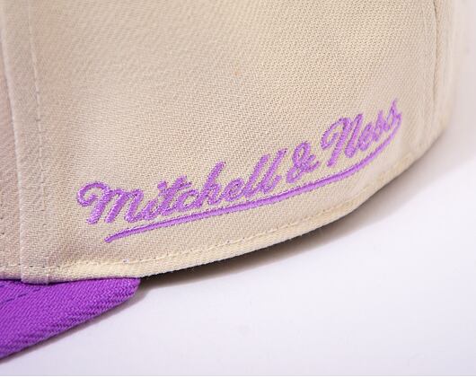 Kšiltovka Mitchell & Ness NBA Los Angeles Lakers Hop On Fitted off white