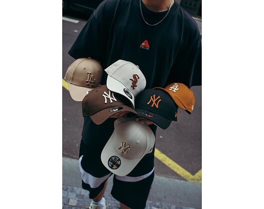 Kšiltovka New Era 9FORTY MLB League Essential New York Yankees Walnut / Stone
