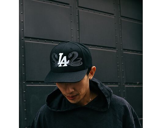 Kšiltovka Adam Wave x Snapbacks Mamba Tribute Custom Cap Black UV
