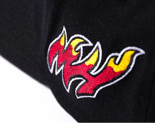 Kšiltovka Mitchell & Ness NBA Home Town Classic Red Miami Heat Black
