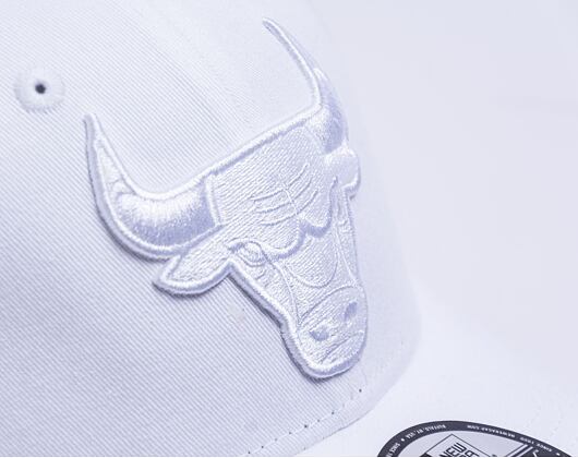 Kšiltovka New Era 9FORTY NBA Essential Chicago Bulls White / White