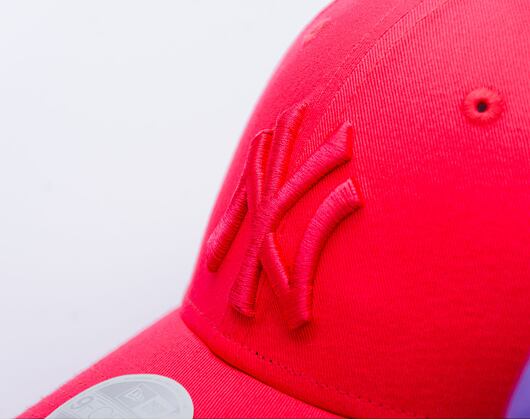 Dámská Kšiltovka New Era - MLB Essential 9FORTY - NY Yankees - Energy Red