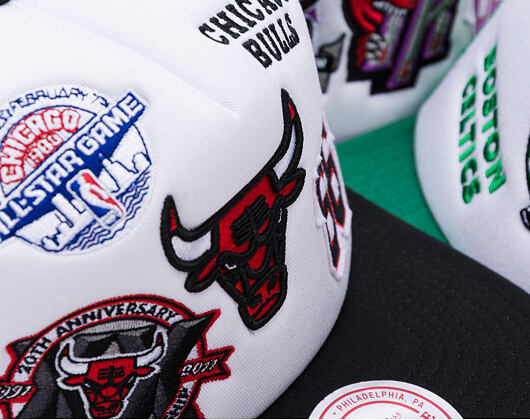 Kšiltovka Mitchell & Ness - Gridlock Trucker - Chicago Bulls - White
