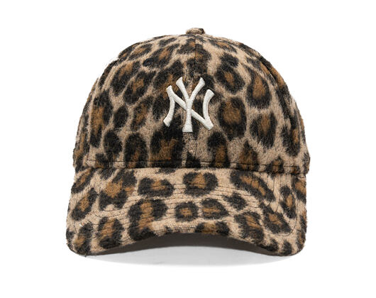 Dámská Kšiltovka New Era - MLB Cosy Animal - Leopard Fleece 9FORTY - NY Yankees - Caramel / Auburn