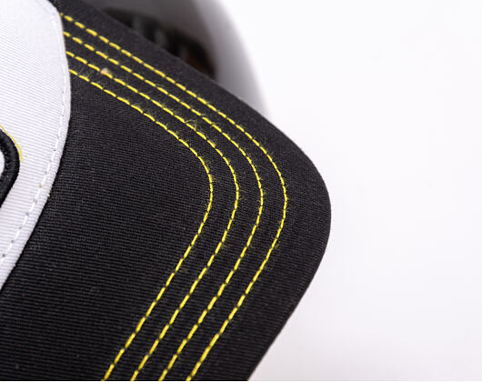Kšiltovka Capslab - Pokémon Trucker - Pikachu - Black / White