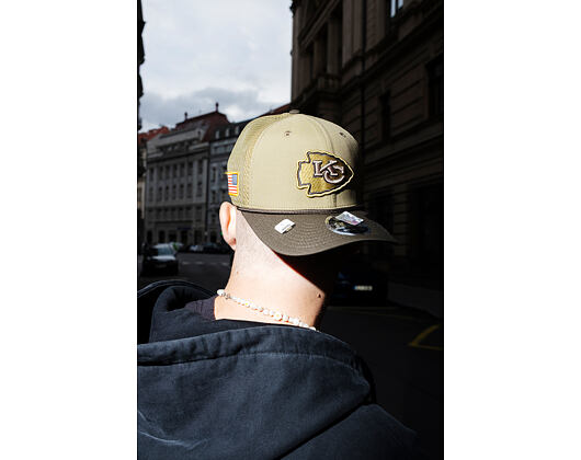 Kšiltovka New Era - NFL25 "Salute to Service" - 9SEVENTY Stretch-Snap - Kansas City Chiefs