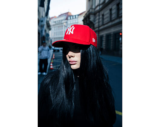 Kšiltovka New Era - MLB Basic 59FIFTY - NY Yankees - Scarlet / White