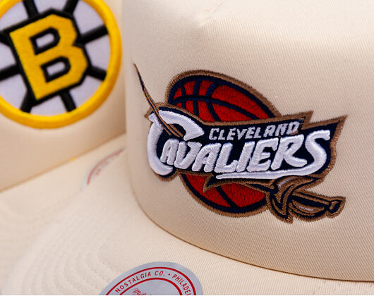 Kšiltovka Mitchell & Ness - Evergreen Trucker HWC - NBA - Cleveland Cavaliers - Off White