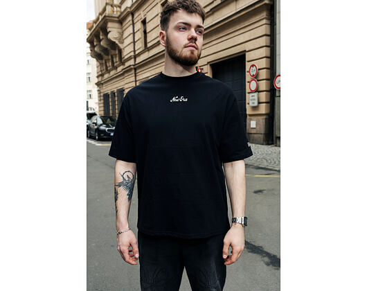 Triko New Era - Script Oversized Tee - Black