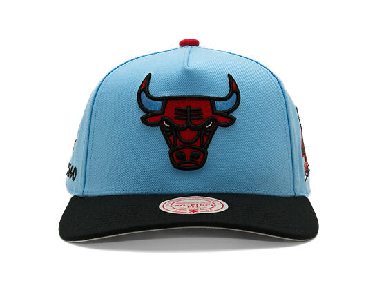 Kšiltovka Mitchell & Ness - In The City - NBA - Chicago Bulls - Light Blue