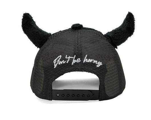 Kšiltovka Reflection Luxury Horny Cap - Black Horns