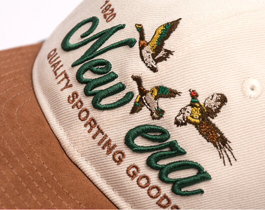 Kšiltovka New Era - Branded Suede Pre-Curved 9FIFTY - Cream / Deep Auburn
