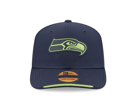 Kšiltovka New Era - NFL 2026 Sideline 9SEVENTY Stretch-Snap - Seattle Seahawks - Team Color