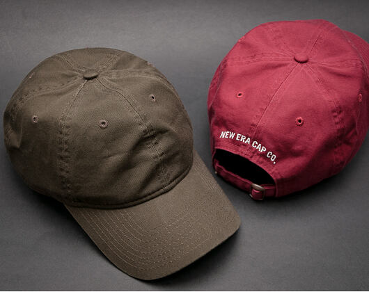 Kšiltovka New Era Unstructured Carmine 9FORTY Strapback