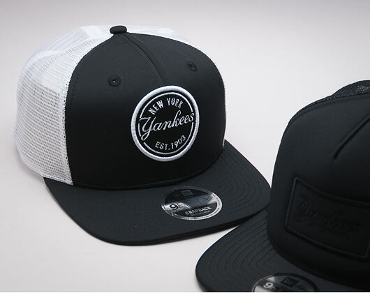 Kšiltovka New Era Emblem Trucker New York Yankees Black/White 9FIFTY Snapback