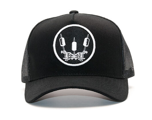 Kšiltovka Ari Ink Tattoo Crown Badge Trucker Black Snapback