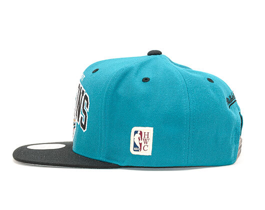 Kšiltovka Mitchell & Ness INTL226 Detroit Pistons HWC Team Arch Snapback