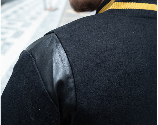 Bunda New Era Heritage Varsity Black