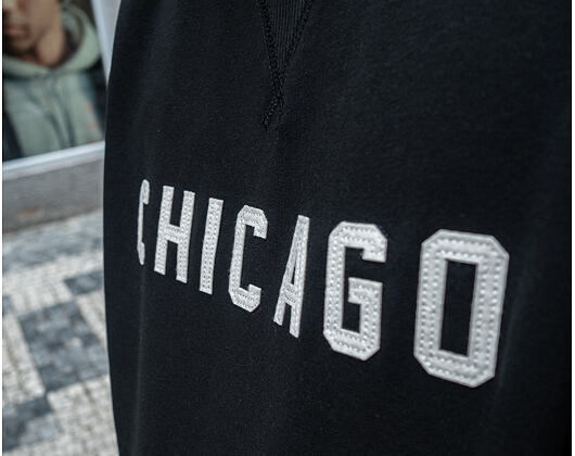 Mikina New Era Chicago Bulls Wordmark Crew Black