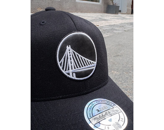 Kšiltovka Mitchell & Ness Golden State Warriors Outline Black