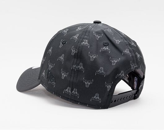 Kšiltovka New Era 9FORTY NBA Nylon Chicago Bulls Strapback Black