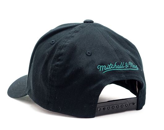 Kšiltovka Mitchell & Ness Milwaukee Bucks 537 Team Logo High Crown Black