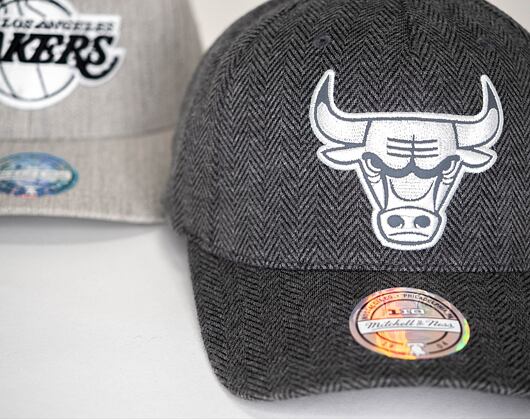 Kšiltovka Mitchell & Ness INTL850 Chicago Bulls Herringbone Reflective 110 Snapback
