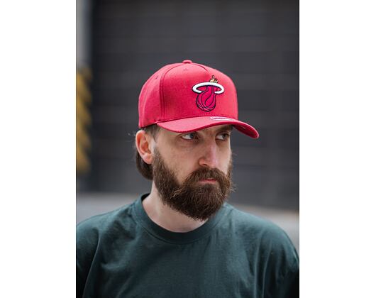 Kšiltovka MItchell & Ness Team Ground Redline Miami Heat Maroon 6HSSMM19361-CBMHEMARO