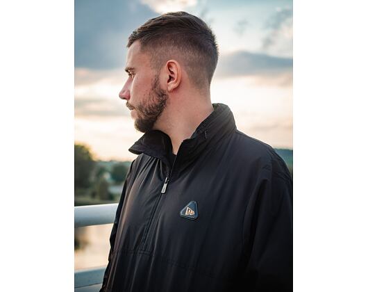 Bunda New Era Contemporary Cargo Windbreaker Black