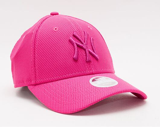 Dámská kšiltovka New Era 9FORTY Diamond Era New York Yankees Strapback Beetroot Purple / Beetroot Pu
